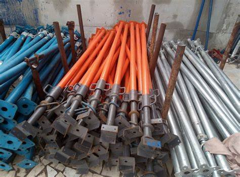 Étais métalliques de construction